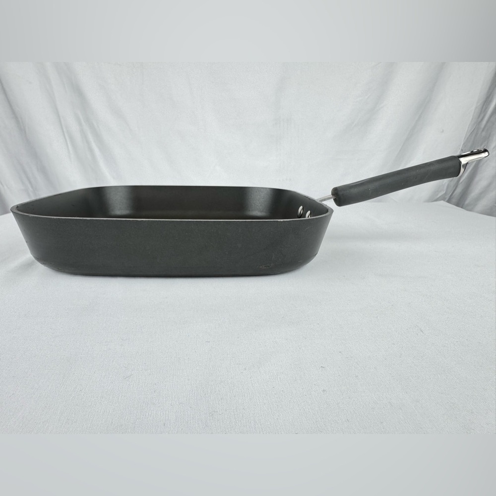Pampered Chef 11” Executive Non Stick Cast Iron Grill Pan - Picture 4 of 8